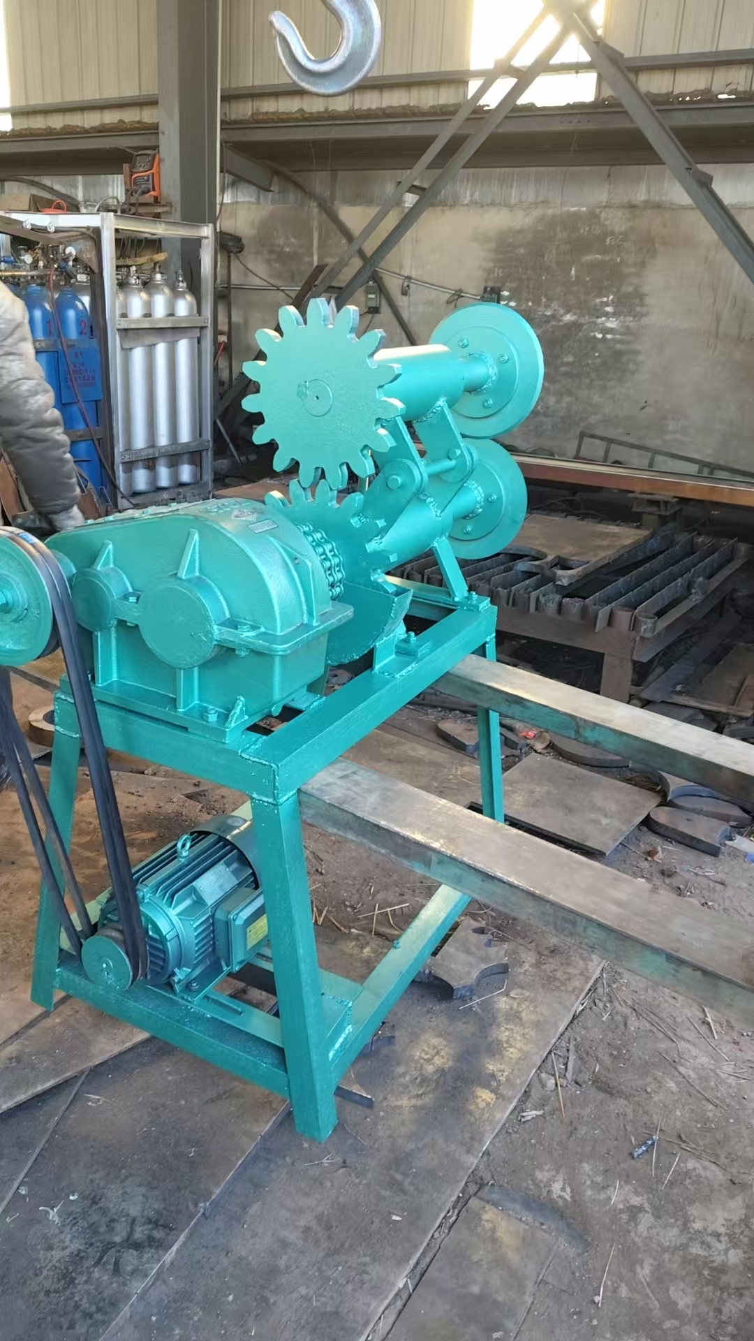 Xinzhe Tools نے ویسٹ ٹائر ری سائیکلنگ کے لیے پریمیم کریکر مل بلیڈز کی عالمی سپلائی کو بڑھایا